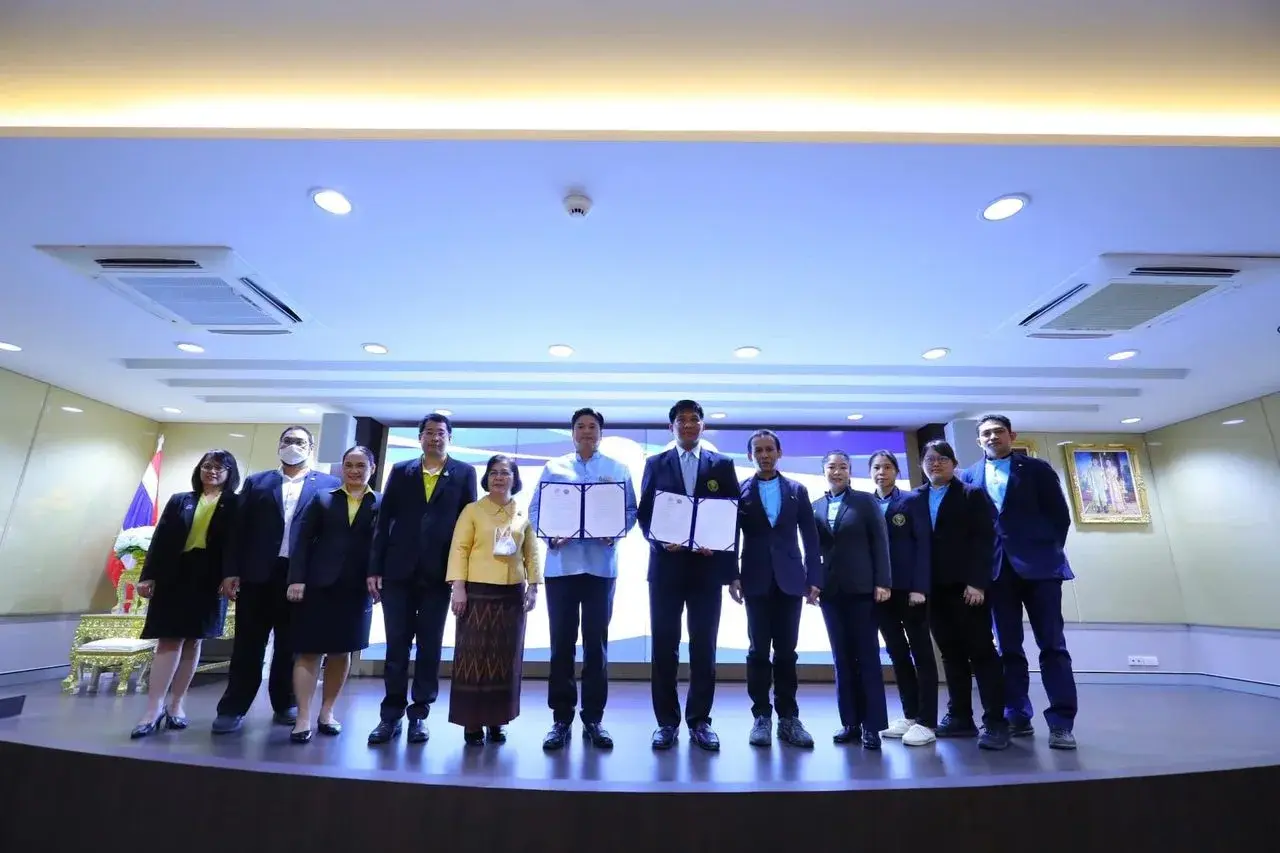 พิธี MOU ความร่วมมือทางวิชาการ สศก. กับ ม.หอการค้าไทย
