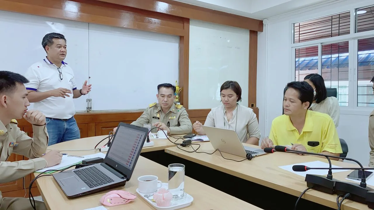 การลงพื้นที่แนะนำการใช้งานระบบติดตามภาวะเศรษฐกิจการเกษตรรายจังหวัด