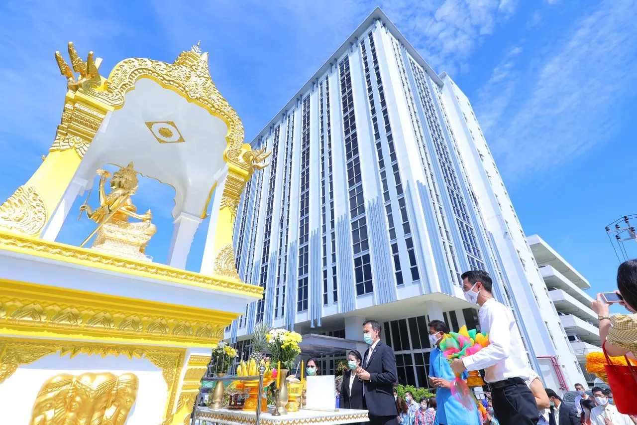 เลขาธิการ สศก. สักการะสิ่งศักดิ์สิทธิ์ประจำหน่วยงาน