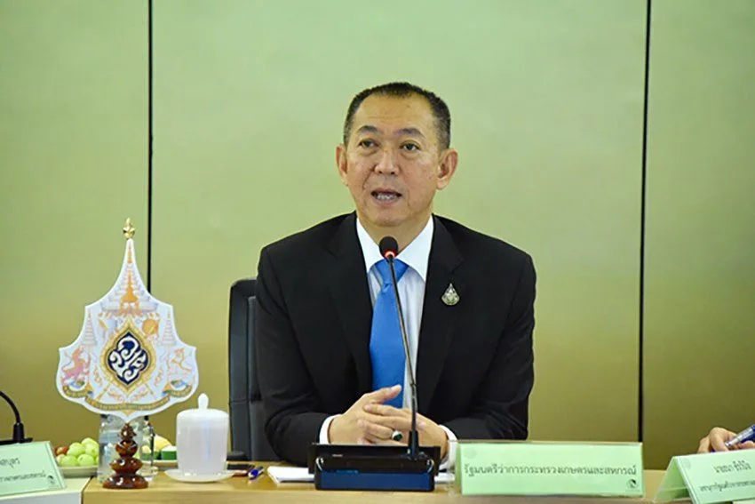 "เฉลิมชัย" พอใจโครงการเยียวยาเกษตรกรเดินหน้าตามเป้าหมาย 3 เดือนจ่ายไปแล้ว 1.2 แสนล้าน