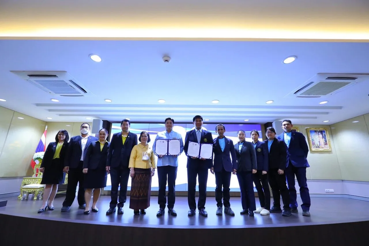 พิธี MOU ความร่วมมือทางวิชาการ สศก. กับ ม.หอการค้าไทย